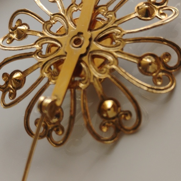 Vintage Brooch Daisy Faux Pearl Flower Gold tone Rhinestones - Picture 5 of 5